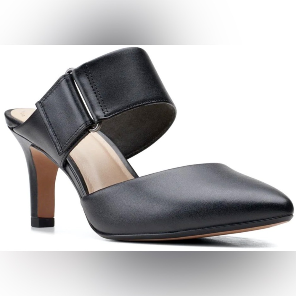 Clarks Illeana Daisy Black Leather Pointed Toe Pumps Heels
